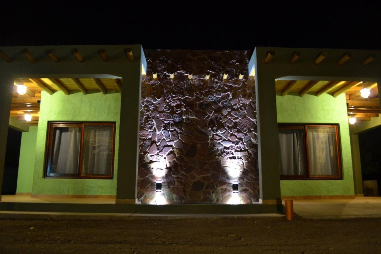 Complejo Los Enamorados Calingasta Exterior photo